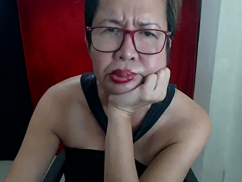 Snapshot of radar777 chatting on April 11, 7:45 am radar777 online show from April 11, 7:45 am