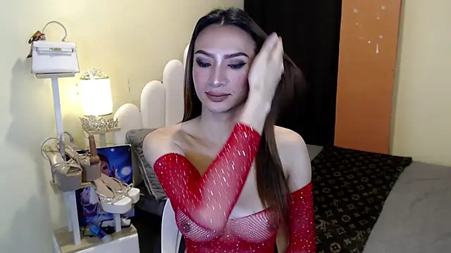 AmandaTheMonsterCock online show from November 19, 2:22 am