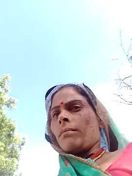 Snapshot of H_seema chatting on April 6, 11:11 am H seema online show from April 6, 11:11 am