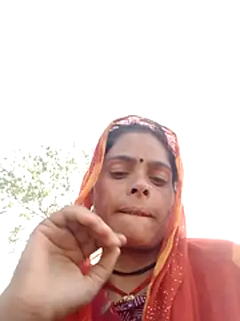 Snapshot of H_seema chatting on April 10, 10:42 am H seema online show from April 10, 10:42 am