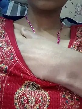 Snapshot of Aidakhan1212 chatting on November 19, 3:17 am Aidakhan1212 online show from November 19, 3:17 am