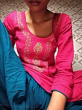 Snapshot of Aidakhan1212 chatting on November 30, 4:49 am Aidakhan1212 online show from November 30, 4:49 am