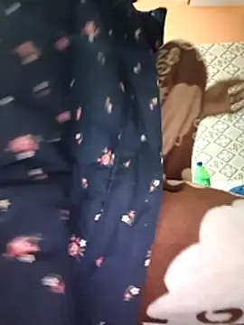 Snapshot of Aidakhan1212 chatting on December 5, 6:04 pm Aidakhan1212 online show from December 5, 6:04 pm