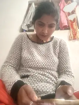 LUCKY cut online show from February 3, 7:08 pm