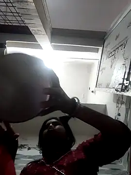 LUCKY cut online show from March 22, 7:45 am