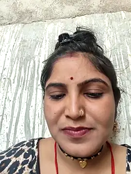 LUCKY cut online show from April 20, 12:30 pm