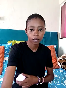 SweetSlenderChoc online show from April 12, 11:15 am