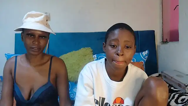 SweetSlenderChoc online show from April 18, 8:31 pm