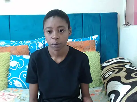 Snapshot of SweetSlenderChoc chatting on May 29, 10:02 am SweetSlenderChoc online show from May 29, 10:02 am