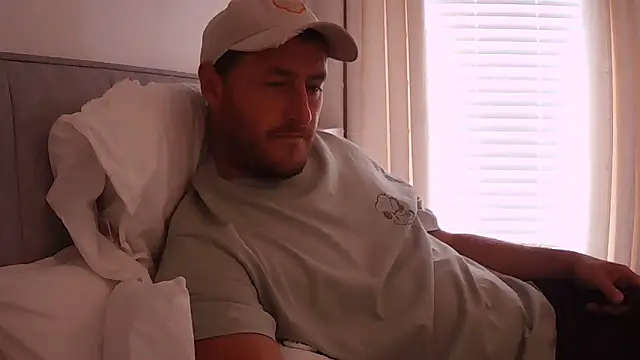 Snapshot of Londonlad818 chatting on September 10, 12:38 pm Londonlad818 online show from September 10, 12:38 pm