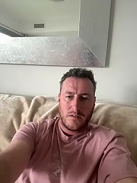 Snapshot of Londonlad818 chatting on March 10, 2:44 pm Londonlad818 online show from March 10, 2:44 pm