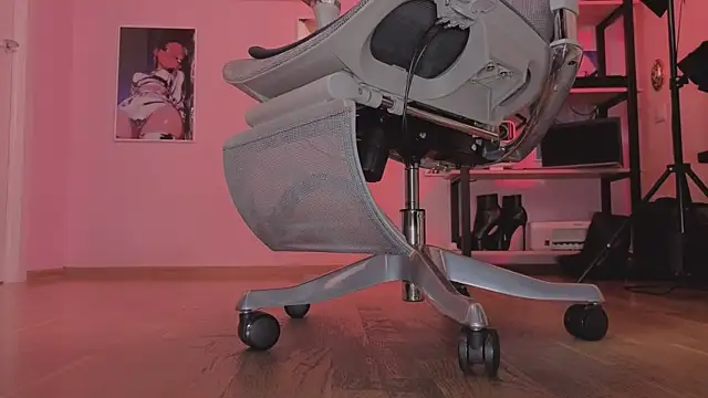 Snapshot of Jolie_Orchid chatting on February 5, 12:21 pm Jolie Orchid online show from February 5, 12:21 pm