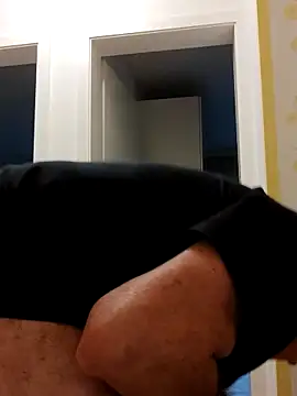 Oldmenhot66 online show from October 17, 4:20 pm