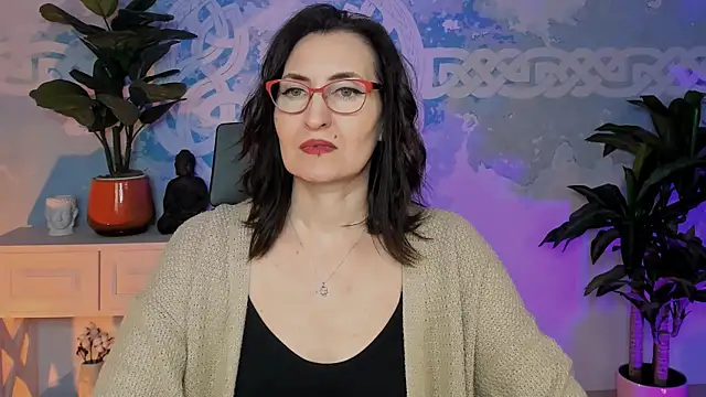 UnaTerra online show from November 24, 9:20 am