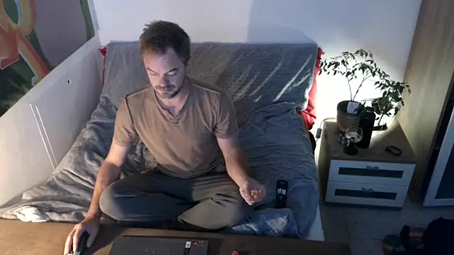 Snapshot of EdelHolz91 chatting on September 13, 6:24 am EdelHolz91 online show from September 13, 6:24 am