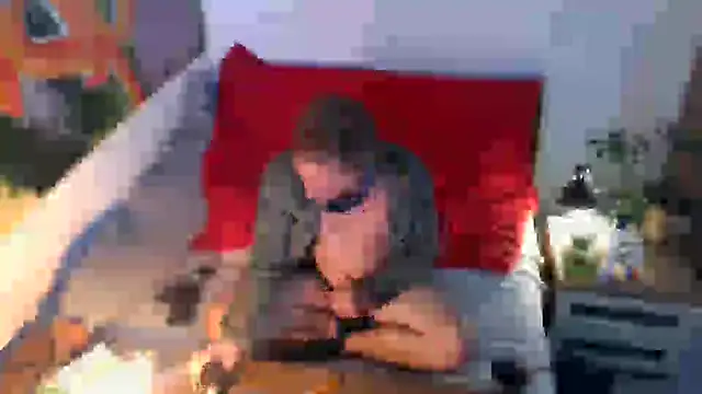 Snapshot of EdelHolz91 chatting on October 2, 2:57 pm EdelHolz91 online show from October 2, 2:57 pm