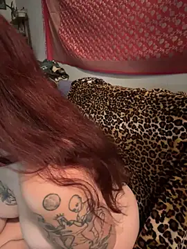 Snapshot of venusluvxoxo chatting on September 30, 2:49 am venusluvxoxo online show from September 30, 2:49 am