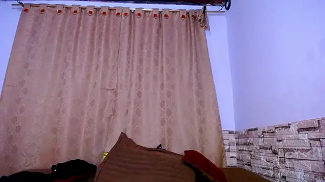 Snapshot of Bicky_24 chatting on November 28, 10:18 am Bicky 24 online show from November 28, 10:18 am