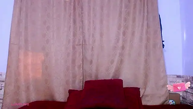 Snapshot of Bicky_24 chatting on December 3, 12:14 pm Bicky 24 online show from December 3, 12:14 pm