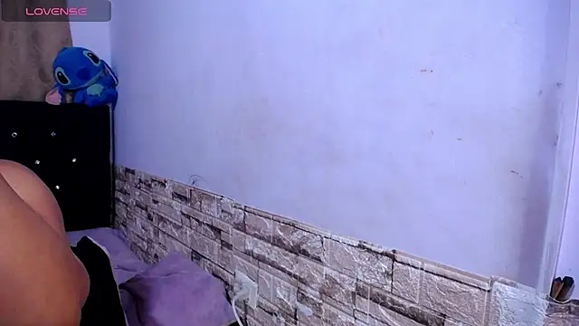 Snapshot of Bicky_24 chatting on February 8, 11:13 am Bicky 24 online show from February 8, 11:13 am