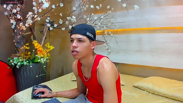 Mycandyfor You online show from November 3, 11:37 pm