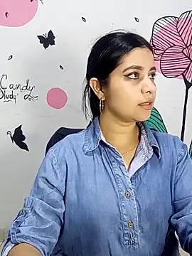 ValerieLove  online show from October 13, 7:47 pm