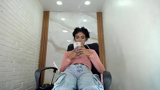 Snapshot of Penelopee_Rouse chatting on October 8, 7:44 pm Penelopee Rouse online show from October 8, 7:44 pm