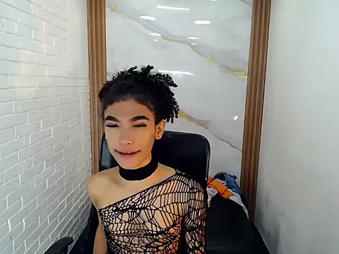 Snapshot of Penelopee_Rouse chatting on October 16, 8:21 pm Penelopee Rouse online show from October 16, 8:21 pm