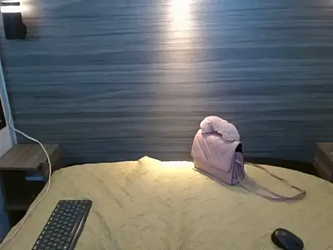 Snapshot of Penelopee_Rouse chatting on November 23, 12:54 am Penelopee Rouse online show from November 23, 12:54 am