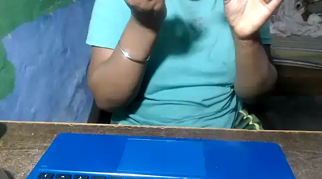 DearKimmi online show from March 5, 9:15 pm