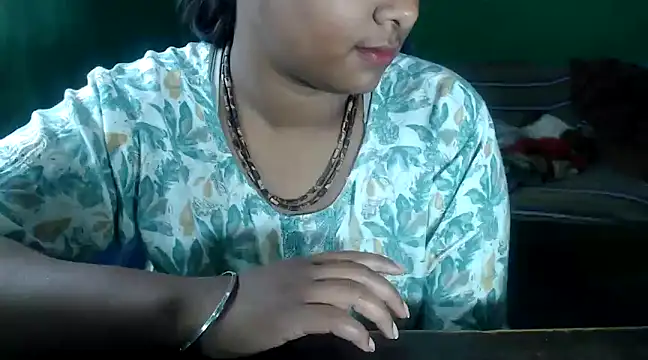 DearKimmi online show from March 6, 6:48 pm