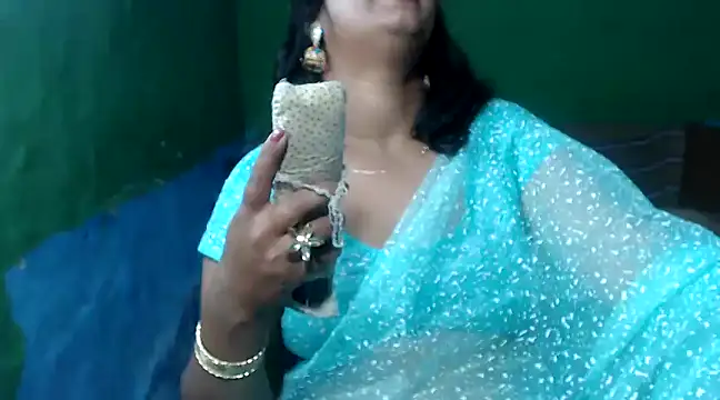 DearKimmi online show from March 8, 6:37 pm