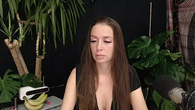 Snapshot of lola_sky@xh chatting on November 14, 9:57 pm lola skyxh online show from November 14, 9:57 pm