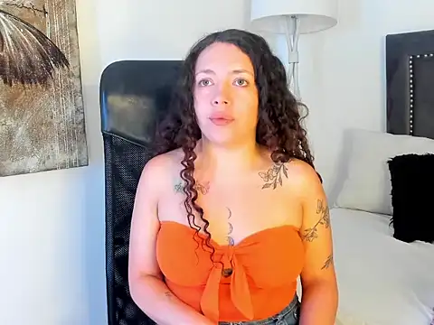 Snapshot of RubyStrong chatting on February 12, 1:50 pm RubyStrong online show from February 12, 1:50 pm