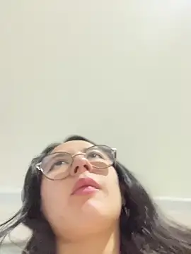 Bella Sumers online show from April 15, 6:26 pm