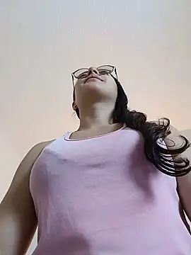 Bella Sumers online show from June 18, 4:11 pm