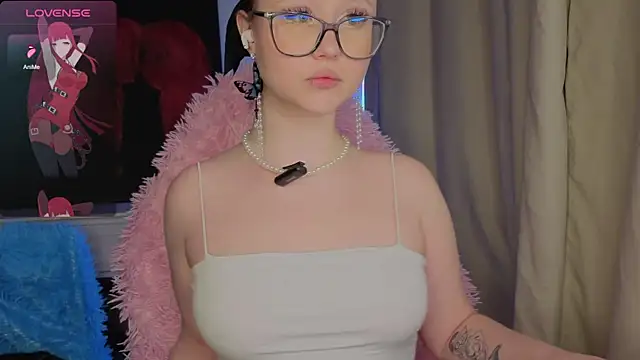 hornyprincess19 online show from October 23, 2:22 am