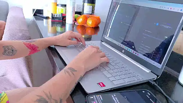 Noah-Garcia online show from September 27, 5:40 pm