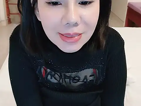 Snapshot of JunCii chatting on November 28, 2:31 pm JunCii online show from November 28, 2:31 pm