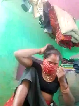 CUTE-004 online show from April 13, 9:04 am