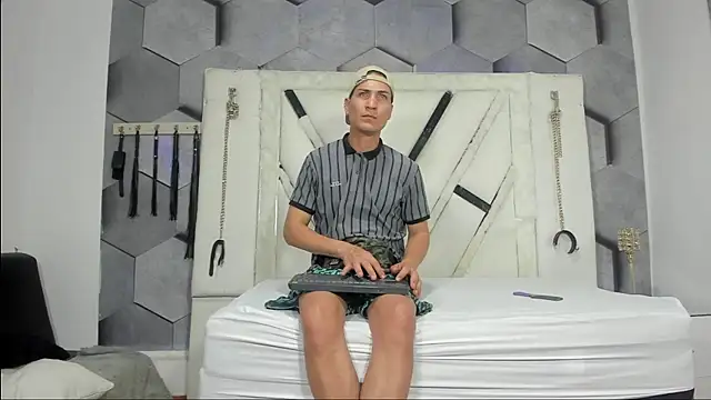 StevenHumps online show from September 13, 3:06 am