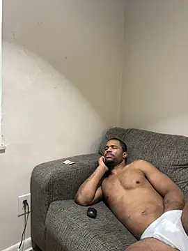 Snapshot of kingtaydo chatting on February 18, 2:35 pm kingtaydo online show from February 18, 2:35 pm