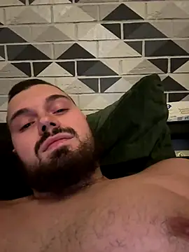 Snapshot of Badking9377 chatting on October 22, 7:24 pm Badking9377 online show from October 22, 7:24 pm