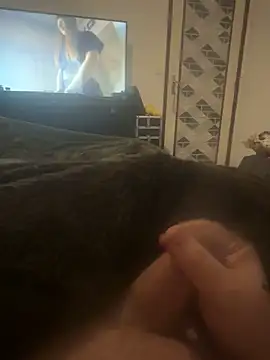 Snapshot of Badking9377 chatting on November 6, 10:21 pm Badking9377 online show from November 6, 10:21 pm