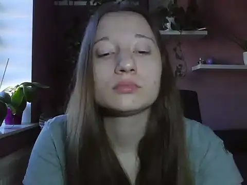 LindaPretty online show from September 24, 7:12 am