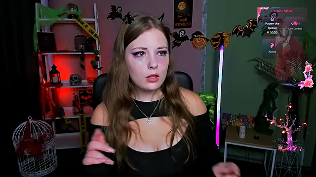 Snapshot of melani_bumm chatting on October 31, 9:21 am melani bumm online show from October 31, 9:21 am