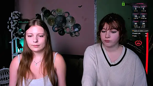 Snapshot of melani_bumm chatting on December 13, 8:47 pm melani bumm online show from December 13, 8:47 pm