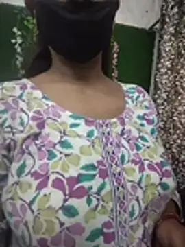 Snapshot of your_favourite_bhabhi chatting on June 20, 7:22 am your favourite bhabhi online show from June 20, 7:22 am
