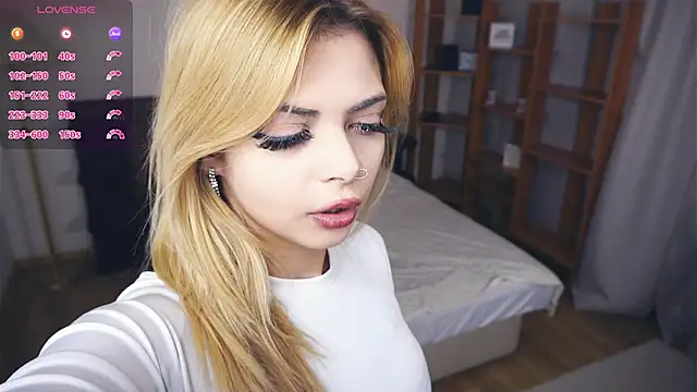 Snapshot of LenitaTumblin chatting on November 8, 7:45 pm LenitaTumblin online show from November 8, 7:45 pm