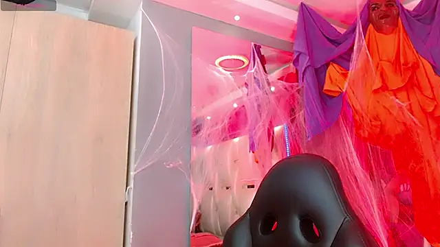 BabyAmatiis  online show from October 26, 11:05 am